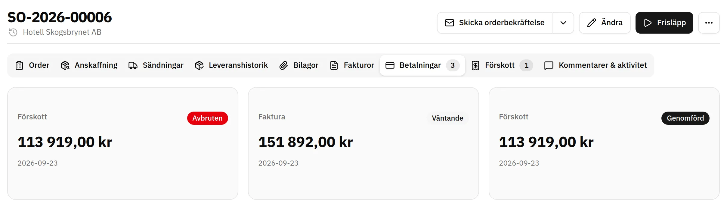 Fluit ERP: förskott och faktura på en order med belopp och status